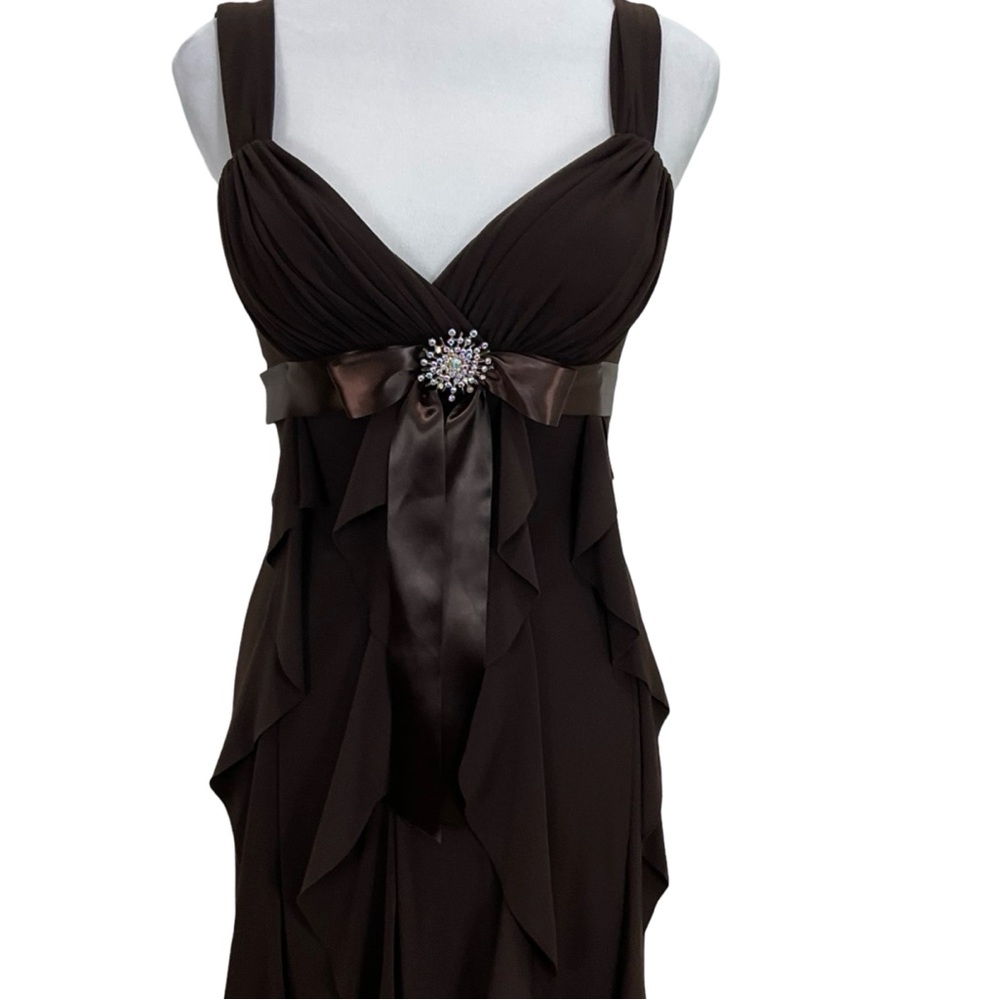Betsy & Adam Brown Sleeveless Sweetheart Maxi Gown Size 4